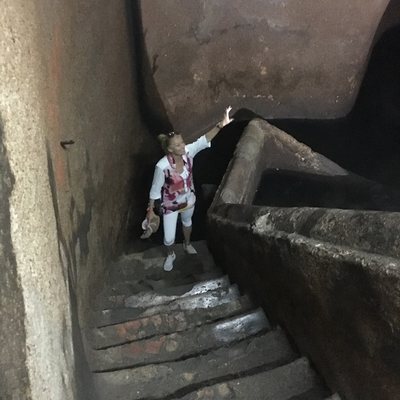 Kamenné schodiště v podzemí Starého Města
